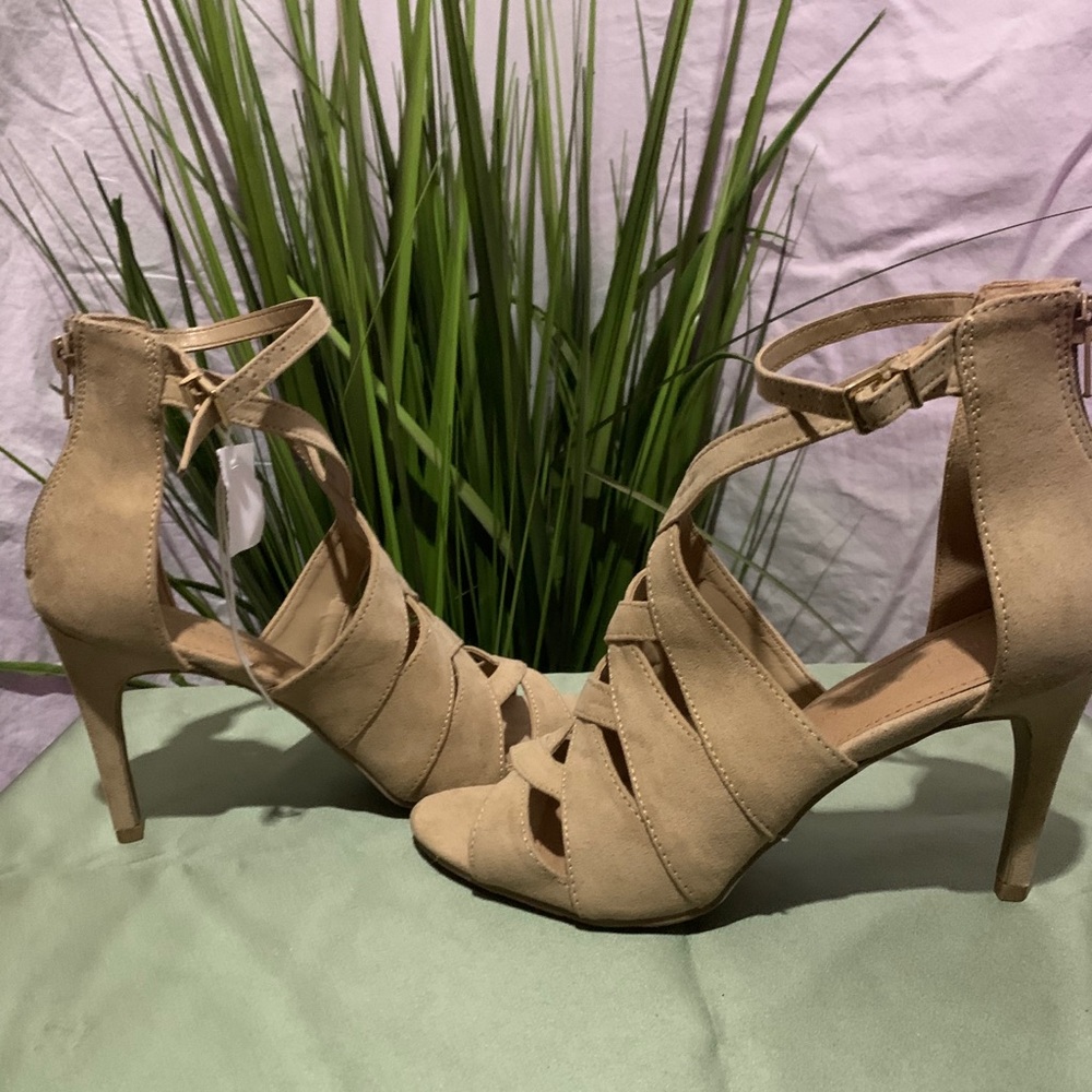 Christian Siriano strapped heels - Picture 2 of 4